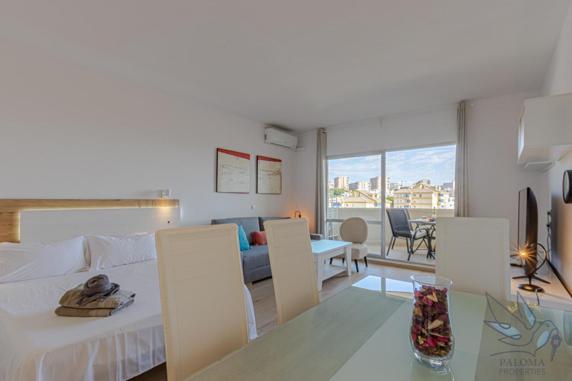 Benal Beach Suite, Parque Acuatico Y Vistas Al Mar Benalmadena Exterior photo